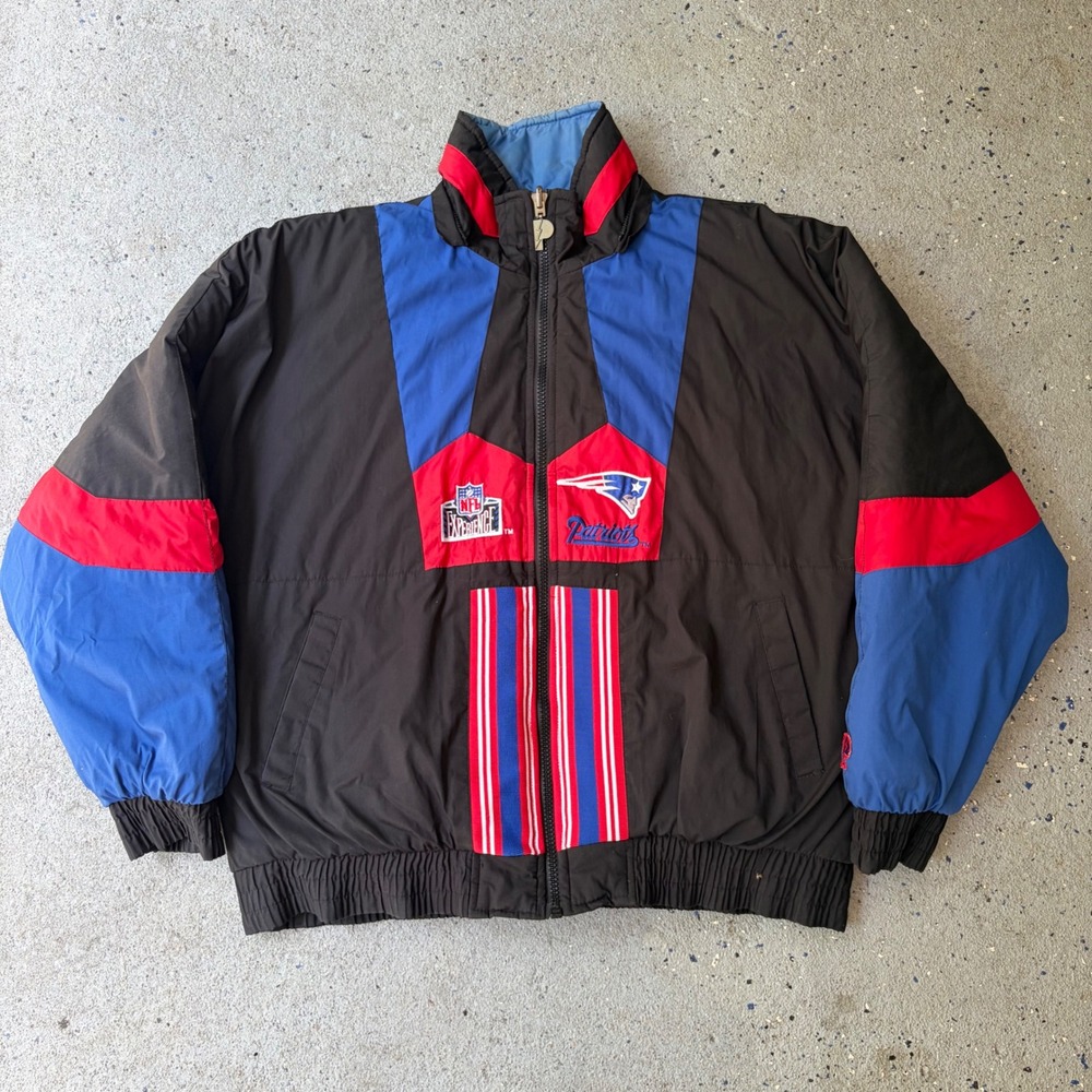 Vintage Pro Player New England Patriots Reversible Puffer Jacket NFL Black Blue
